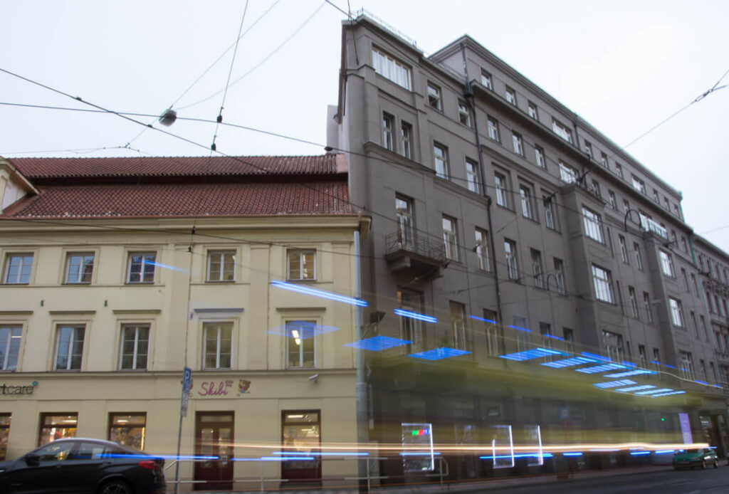 Kulečník a hry ve společenském prostoru